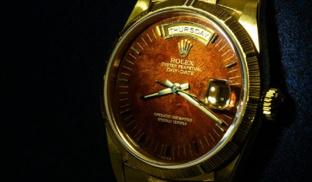 Ce le-a spus o româncă magistraților care o judecă pentru că a furat un Rolex de 35.000 de euro din casa în care făcea curățenie de un an, în Belgia