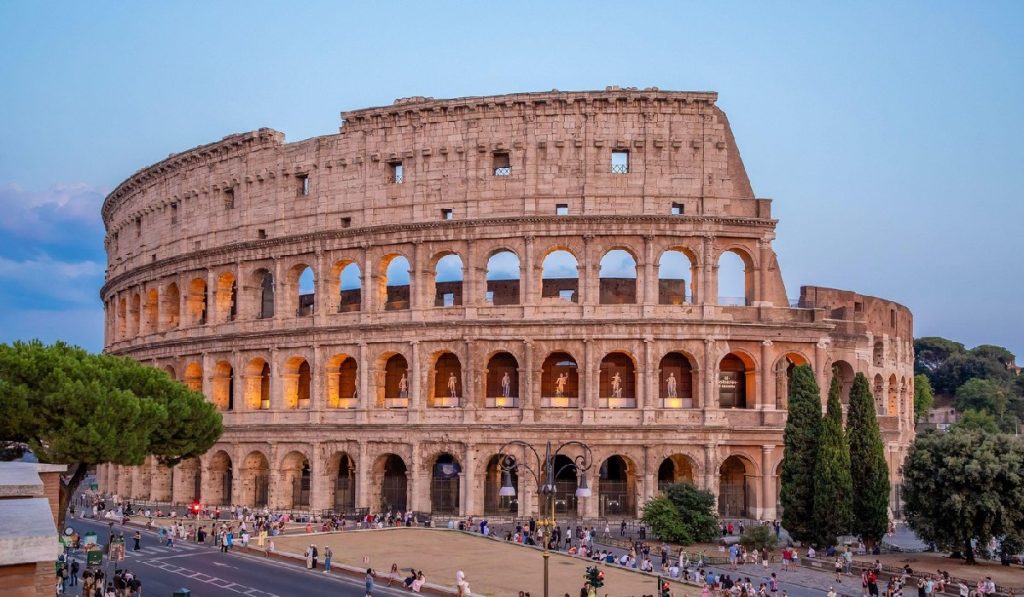 Descoperă Europa: Cum să te bucuri de frumusețea orașelor aglomerate fără stres 2 roma coloseum