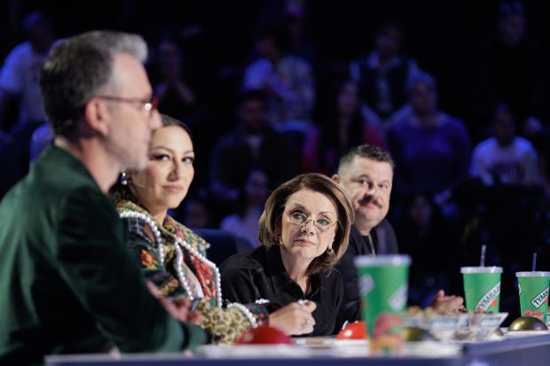 Imagine Stire Ce spune Andi Moisescu despre Carmen Tănase, noul jurat „Românii au talent”. „Bobo o încearcă greu de tot. Am pus-o în niște situații în care putea să se supere” | 2review.ro