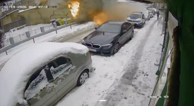 Filmul exploziei de la Poliția Lugoj. O cameră de supraveghere a surprins momentul