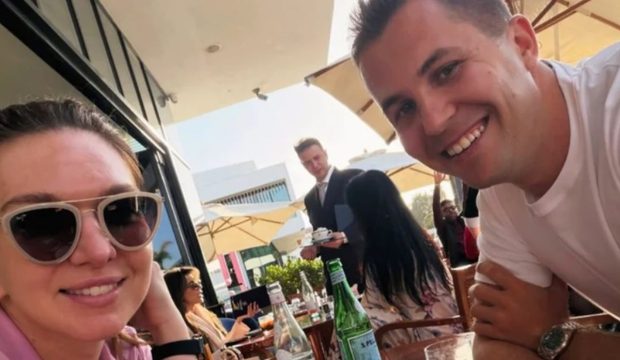 Imagine Stire Simona Halep, surprinsă din nou în Dubai alături de fiul unui bancher celebru. Apar tot mai des împreună | 2review.ro
