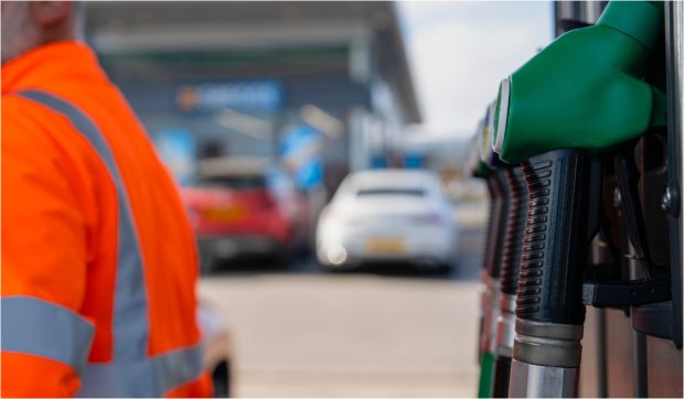 Motorina va dispărea din unele benzinării în 4 ani, pe măsură ce stațiile electrice câștigă teren