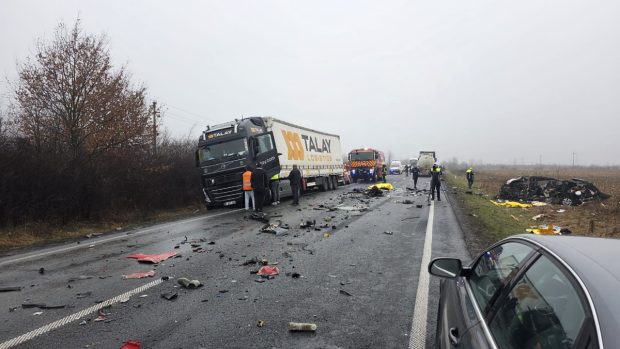 Microbuzul implicat în accidentul din Timiș, unde 7 oameni au murit și 3 au fost răniți, nu avea lane assist: șoferul a consumat cocaină, canabis și alcool
