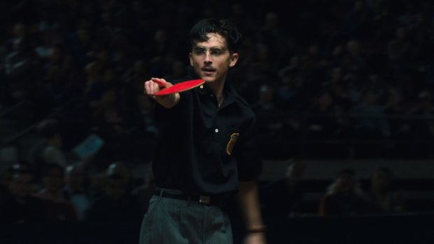 Când apare în cinematografele din România filmul „Marty Suprem”, pentru care Timothee Chalamet a primit primul său Glob de Aur