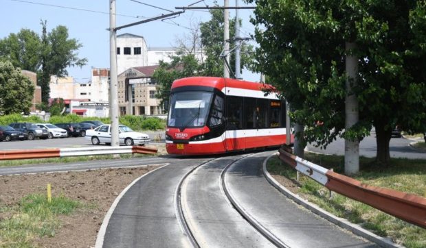 Primarul din Arad vrea transport public gratuit în oraș: „În contextul presiunii tot mai mari asupra bugetelor familiilor”