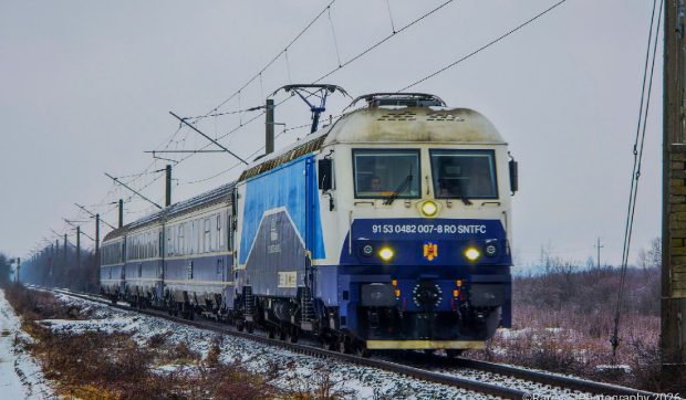 Un tren cu locomotivă modernizată a făcut șapte ore între Pitești și București, pe o distanță de 100 km