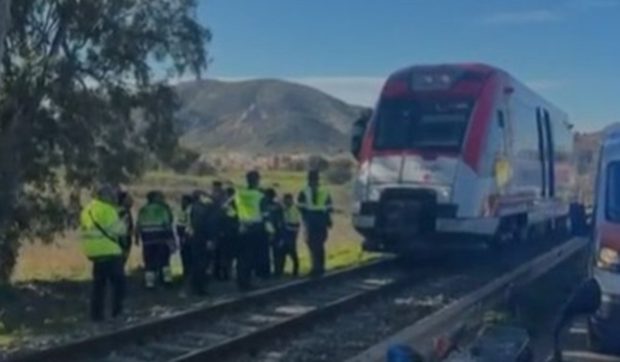 Al treilea accident feroviar în Spania, într-o singură săptămână: un tren de navetiști s-a izbit de o macara de construcții