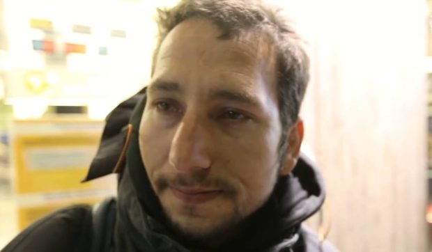 Stelian a murit singur, în noaptea de Crăciun, în timp ce mătura străzile din Roma. Povestea tânărului român care nu a cerut niciodată nimic pentru el