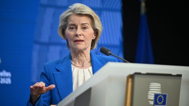 Ursula von der Leyen, acuzată în Parlamentul European că „a semnat condamnarea la moarte a agriculturii europene” cu acordul UE-Mercosur