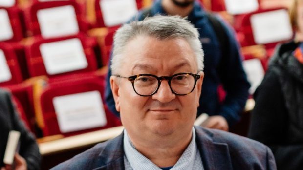 Armand Goșu critică dur clasa politică: România are o problemă de legitimitate în SUA, în ciuda vizitei lui Nicușor Dan. „Băieții cu cașchetă” nu înțeleg trendurile globale