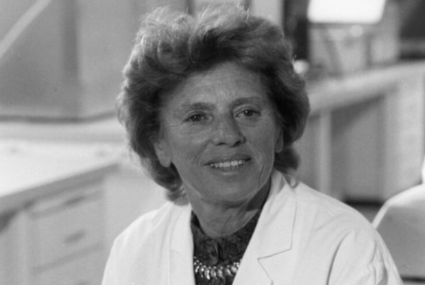 Numele microbiologei Ágnes Ullmann, născută în Satu Mare, care a influențat fundamental biologia modernă, va fi pus pe Turnul Eiffel