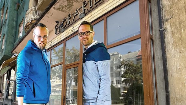 Spațiu ultracentral în Timișoara, închiriat nelegal unui ONG care i-a împrumutat o masă lui Dominic Fritz în campania electorală. Pasul în spate făcut de chiriaș