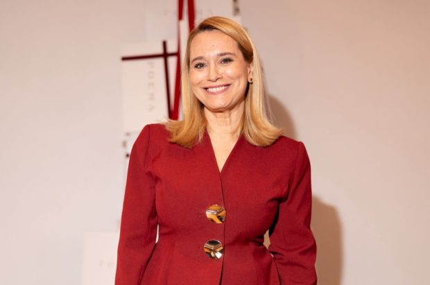 Imagine Stire Imaginea Andreei Esca alături de Sore a stârnit comentarii neașteptate: „Oribile cu tot cu filtre”. Cum a reacționat prezentatoarea | 2review.ro