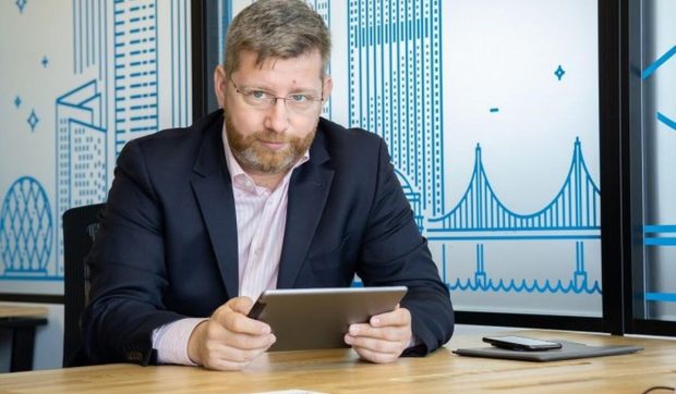 Cine este Andrei Gabriel Benghea Mălăieș, românul cu 11 venituri pe lună: șase la stat și cinci la privat 