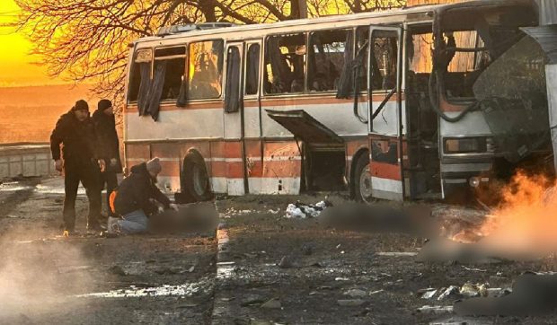 15 oameni au murit, după ce Rusia a atacat cu o dronă un autobuz din Ternivka care transporta mineri ieșiți din tură