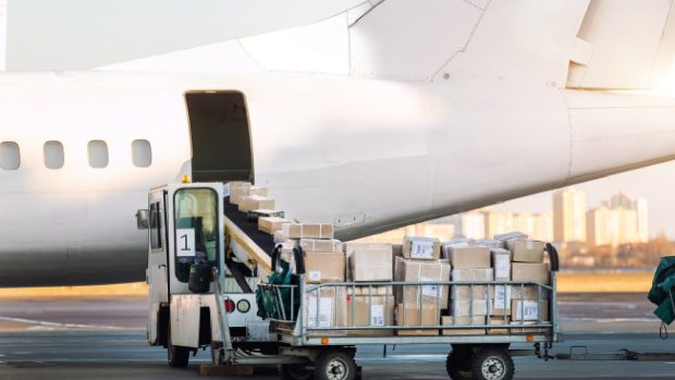 Dezastrul produs de taxa Temu: avioanele cu mărfuri s-au mutat de la Otopeni la Budapesta și România a pierdut banii pe taxe vamale