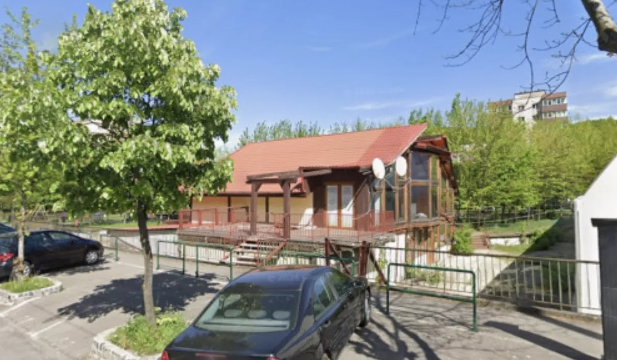 Primăria Brașov investește mult pentru a demola un centru social vechi de două decenii