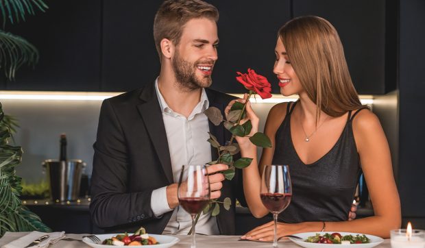 Ce fac tinerii de Valentine’s Day și cât costă o cină romantică în București