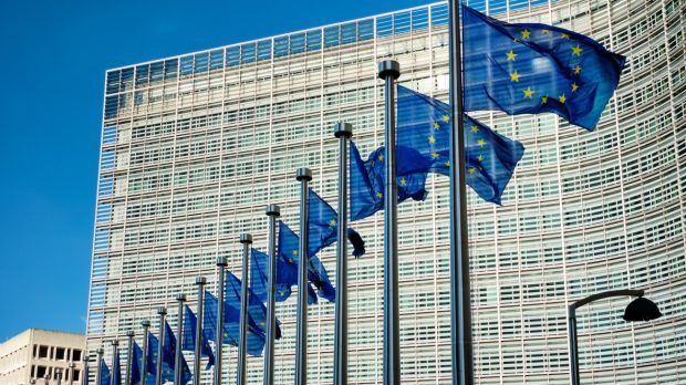 Comisia Europeană amintește că România a întârziat trei luni jalonul privind pensiile speciale. Ce se întâmplă cu cele 231 de milioane de euro după decizia CCR