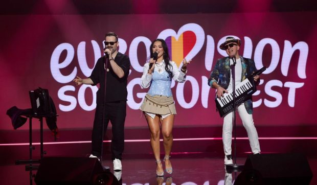 Cum sună melodia care i-ar putea duce pe Costi Ioniță, Edward Maya și LavBbe în finala internațională Eurovision 2026 de la Viena: „Everybody Needs Somebody”