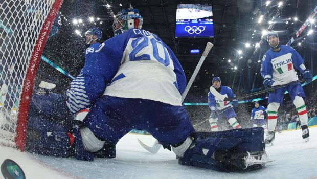 LIVEBLOG Jocurile Olimpice de Iarnă 2026, turneul olimpic de hochei pe gheață, program și rezultate. Canada, SUA, Slovacia și Finlanda s-au calificat în „sfeturi”. Meciurile din play-off