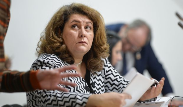 Cine este Daniela Pescaru, secretarul de stat invocat de liderii politici ca țap ispășitor când vine vorba de măsuri nepopulare