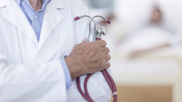 Un medic oftalmolog din Iași a strâns o avere de peste jumătate de milion de euro pe care nu o poate explica