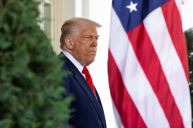 Iranul – daruri pentru Jenâb-e Âghâ-ye Trump, Ra’is-e Jomhur-e mohtaram