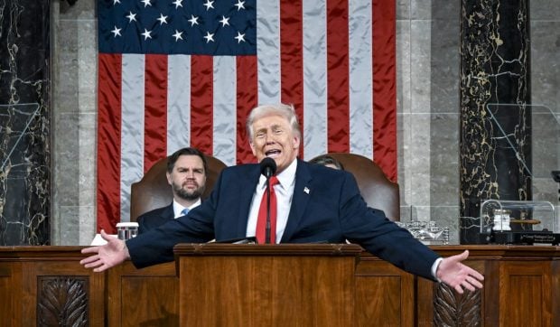 Donald Trump a demis-o pe șefa Departamentului de Securitate Internă, țapul ispășitor pentru crimele comise de agenții ICE: „A fost o rușine”
