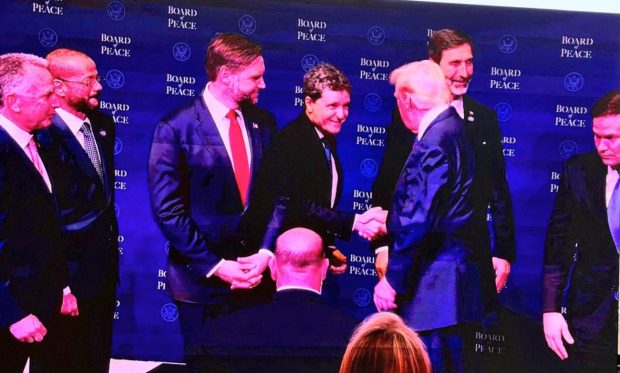 Teleleu la Washington, pafariști la Davos și München, make photo peste tot = ridicolul politicii externe românești 