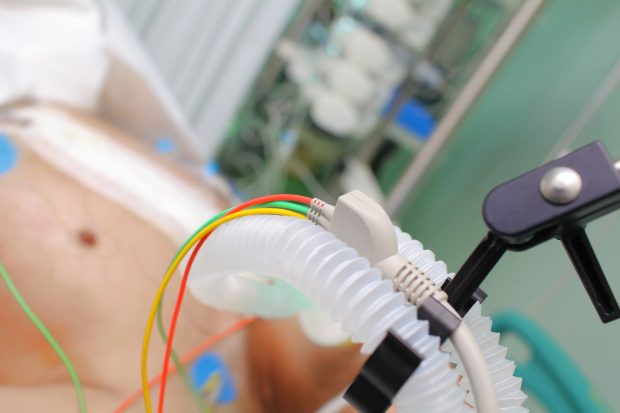 3 lucruri pe care oamenii pe moarte le spun mereu, potrivit unei asistente de terapie intensivă