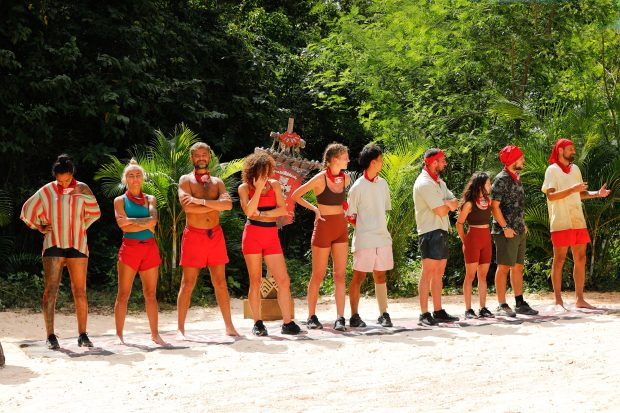 Imagine Stire „Survivor România” 15 februarie 2026. O nouă eliminare în tabăra Faimoșilor. Tensiunile ating cote maxime între concurenți | 2review.ro