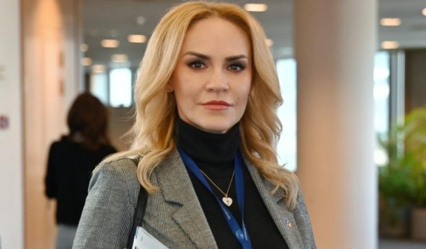 Imagine Stire Cum a slăbit Gabriela Firea 25 de kilograme în 3 luni. Are aceeași greutate ca-n liceu: „Prietenele mă întreabă dacă nu mor de foame” | 2review.ro