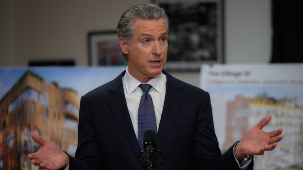 Un lider democrat cu șanse la Casa Albă cere Europei să-și întărească apărarea chiar și fără Donald Trump: „Este sănătos pentru voi și în interesul nostru”