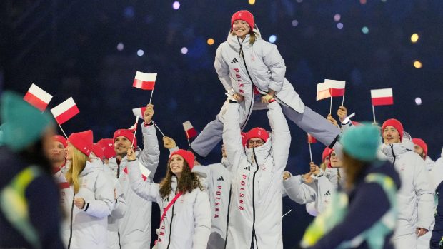 O româncă din Iași este creatoarea gecilor purtate de sportivi la ceremonia de deschidere a Jocurilor Olimpice de iarnă 2026. Tânăra colaborează și cu Adidas, și cu Minecraft