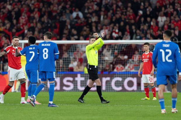 Ce e protocolul anti-rasism declanșat de gestul arbitrului de la meciul Benfica -Real Madrid, din Champions League
