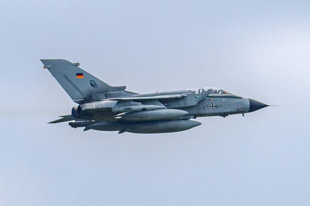 Avioanele germane ar putea fi echipate cu bombe nucleare franceze, anunță Friedrich Merz. Linia roșie peste care nu poate trece cancelarul