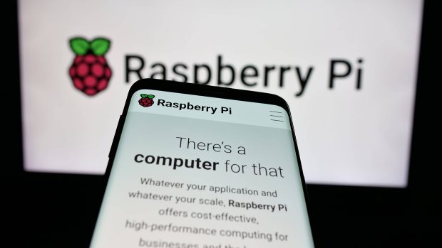 Acțiunile unui producător de minicalculatoare s-au dublat datorită unui agent AI