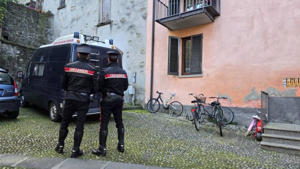 O româncă din Italia a mers la poliție să spună că a fost jefuită, dar polițiștii au descoperit altceva