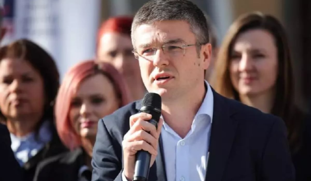 Poza pentru articolul Un ministru USR primește bani publici pentru șase cabinete parlamentare din Brașov fără a avea angajați
