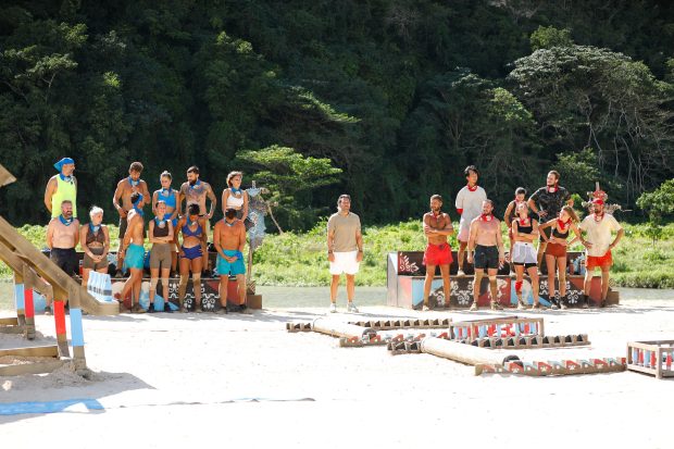 Imagine Stire „Survivor România”, 27 februarie 2026. În tribul Faimoșilor, problemele de sănătate persistă. „S-a trezit plângând” | 2review.ro