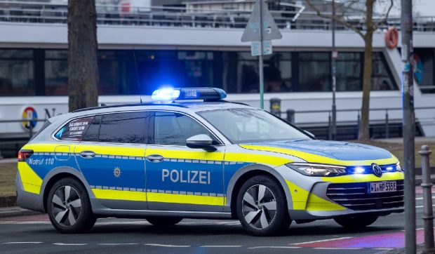 Patru români arestați în Germania după ce ar fi spart zeci de containere de pe șantiere