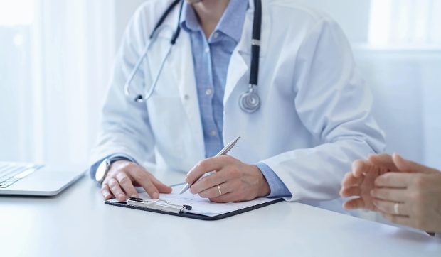 Femeie din Brașov, șocată de cum a fost tratată la o clinică privată: „Când veniți la doctor, ciocu’ mic”
