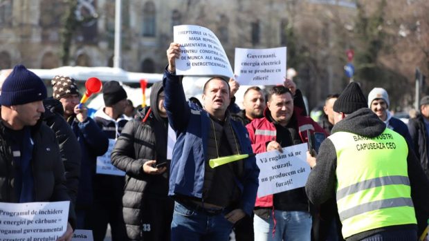 Minerii şi energeticienii protestează în Piaţa Victoriei față de Guvern. Care sunt nemulțumirile lor