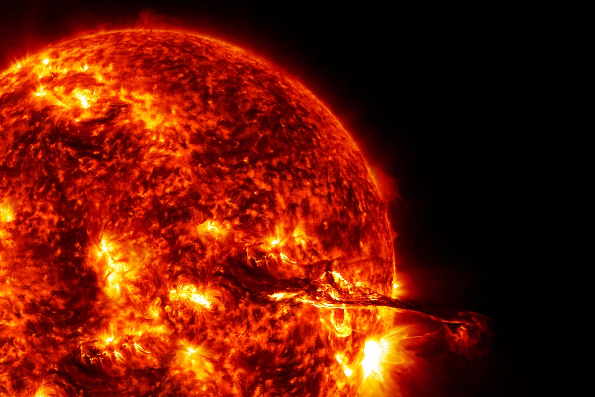 Poza pentru articolul Una din cele mai mari eropții solare din istorie, surprinsă de NASA. Cum va fi afectat Pământul
