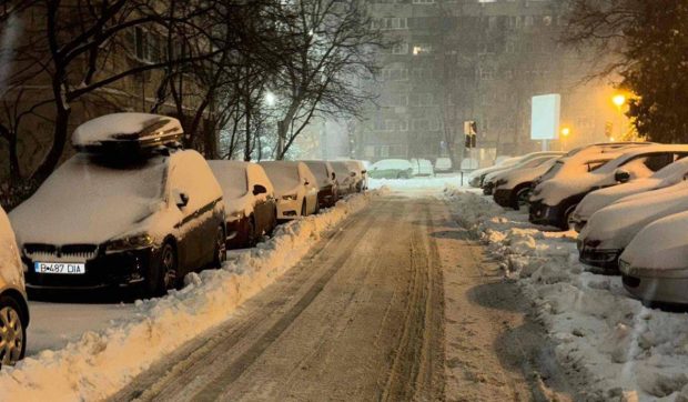 Cod roșu de ninsori în București și Ilfov. Mesaj RO-Alert trimis de ISU: „Evitați deplasarea cu autoturismul în zonă!”