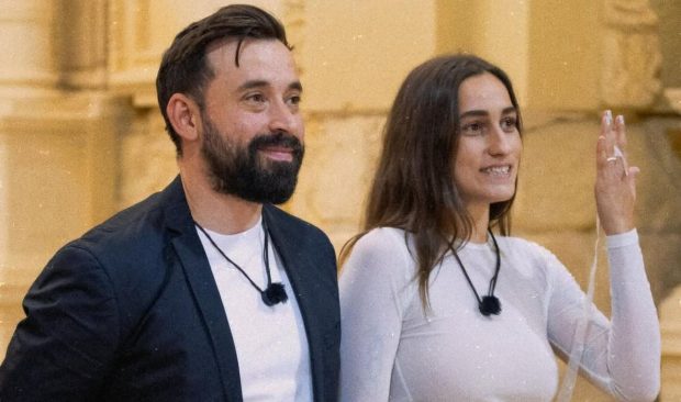 Imagine Stire Câți bani ar fi primit Oase și Maria Pitică pentru participarea la Power Couple România 2026. Eliminați după șapte săptămâni din show-ul de la Antena 1 | 2review.ro