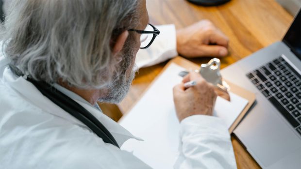Proprietar de clinică medicală? Ghid de supraviețuire în criza economică.