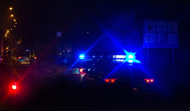 Un șofer beat din Craiova a lăsat mașina în drum când a văzut Poliția și apoi și-a trimis soția să o recupereze