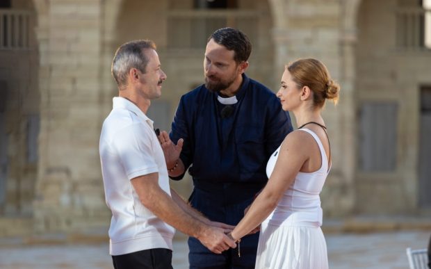 Imagine Stire Power Couple România 2026. Lacrimi și suspine pentru prezentatorul Dani Oțil și concurenți. Ce s-a întâmplat în competiție | 2review.ro